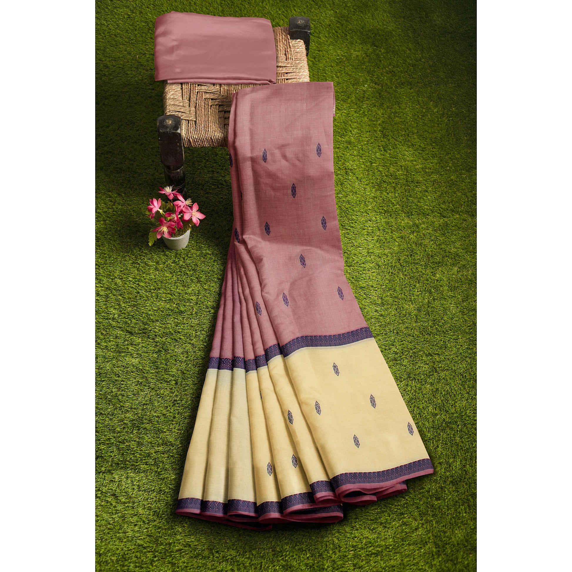 Ikkat Handloom Sarees - Buy Ikkat Sarees Upto 40% OFF – Dailybuyys