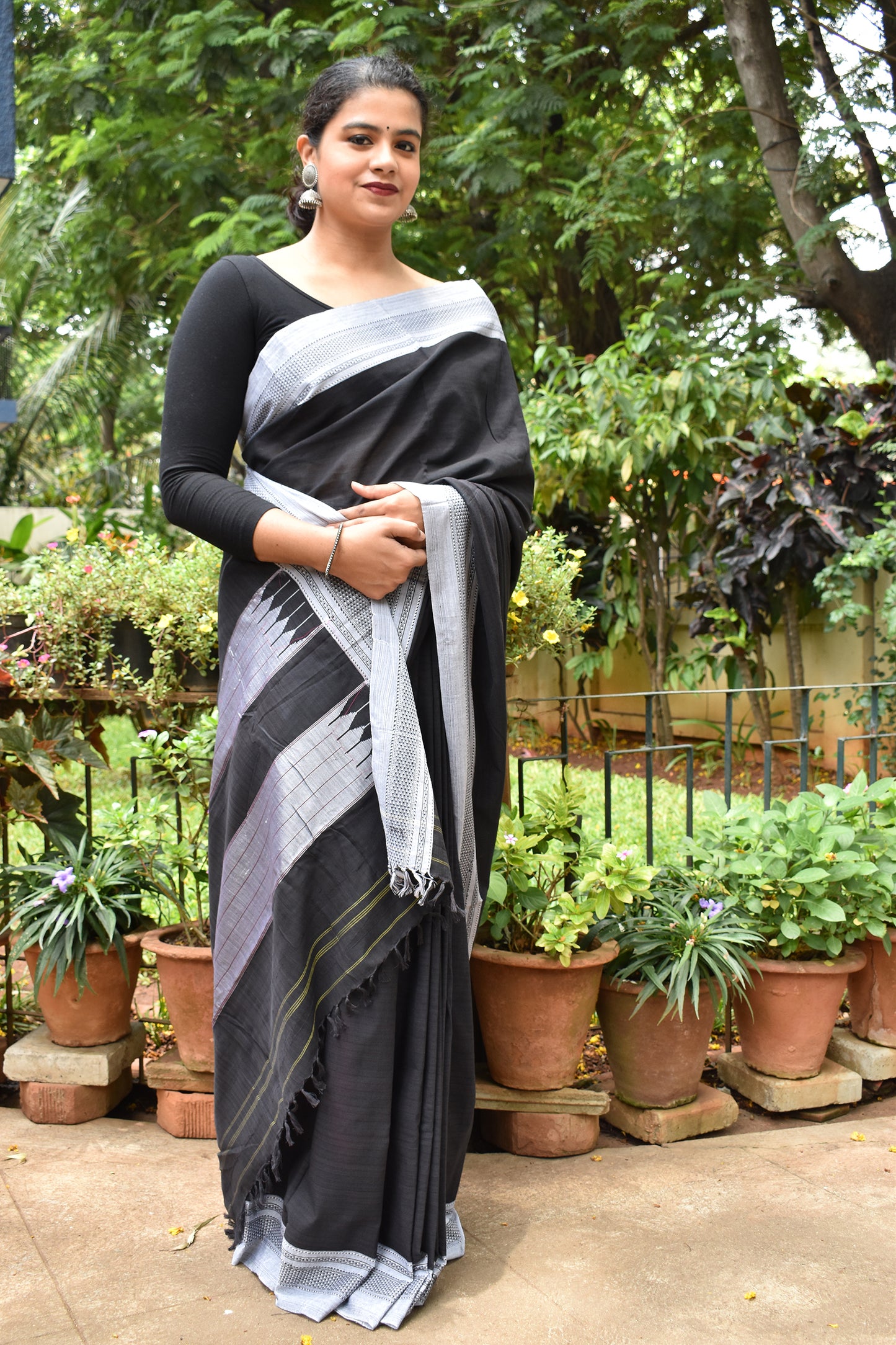 Pure Cotton Handloom Paraspetti Ilkal Saree with Silk Pallu - Black and Silver