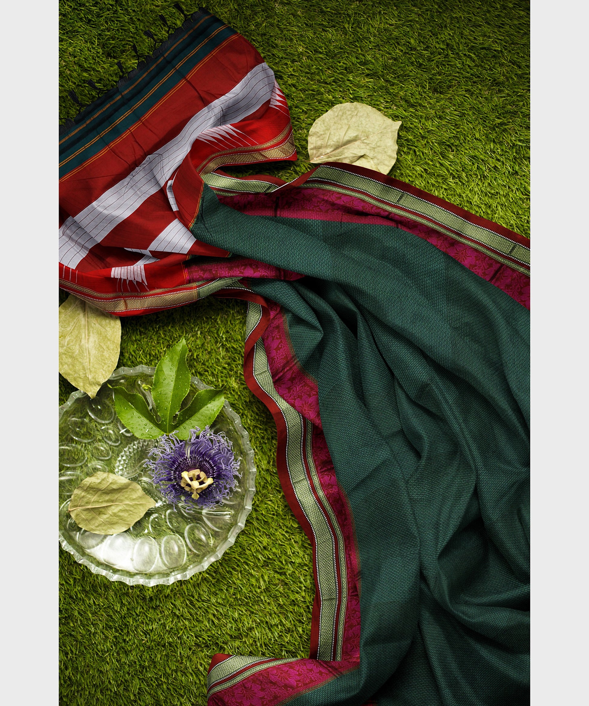 Traditional Khana Saree - Bottle Green Woven Body with Magenta Patti Design and Maroon Border freeshipping - Shreni Samudaya