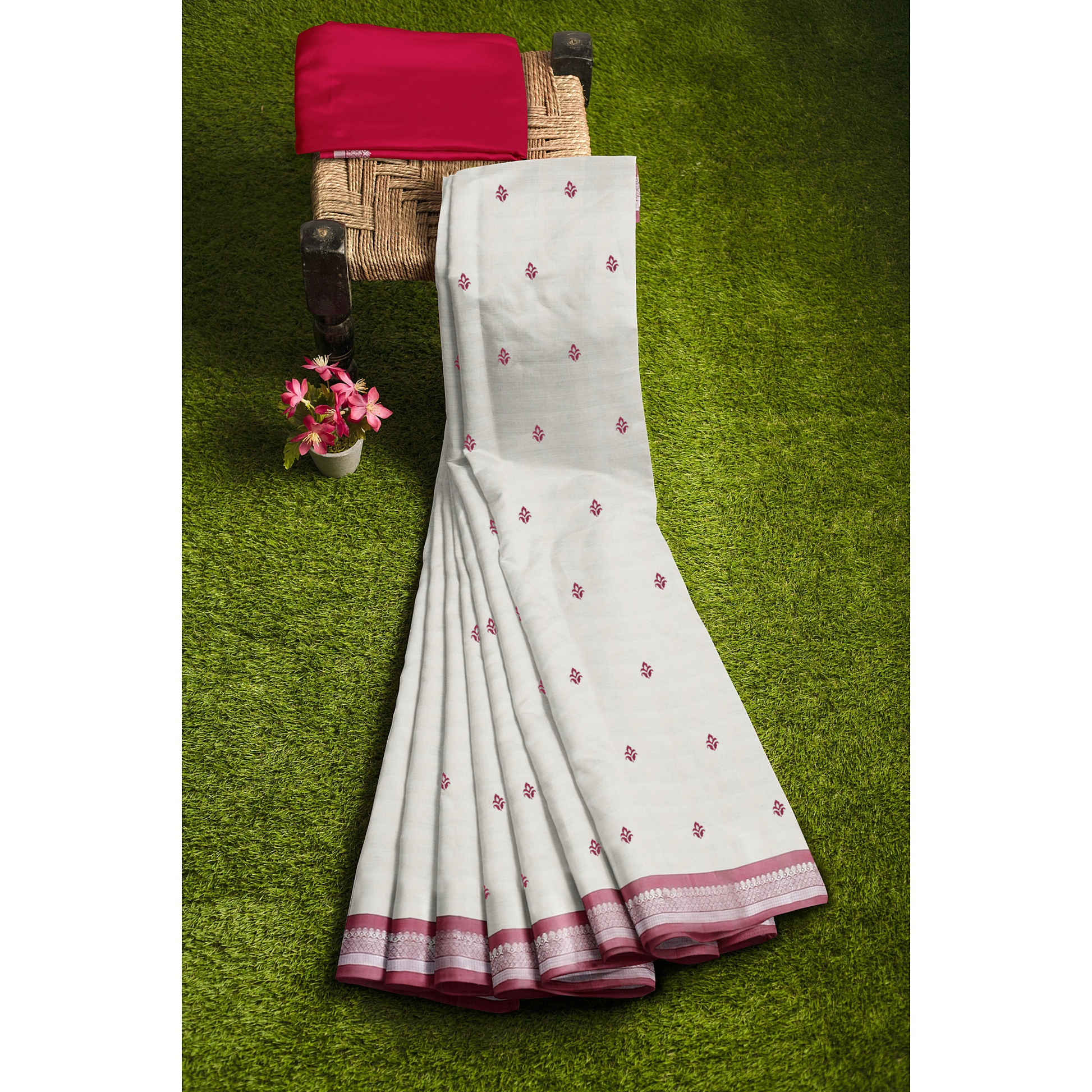 Chaitra - Pure Mulberry Silk Handloom Saree - Trishool Motif freeshipping - Shreni Samudaya